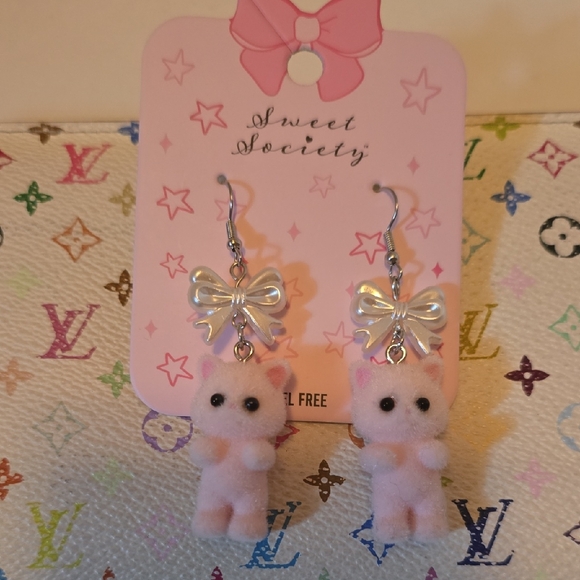 Pink Cat Earrings - Picture 1 of 3